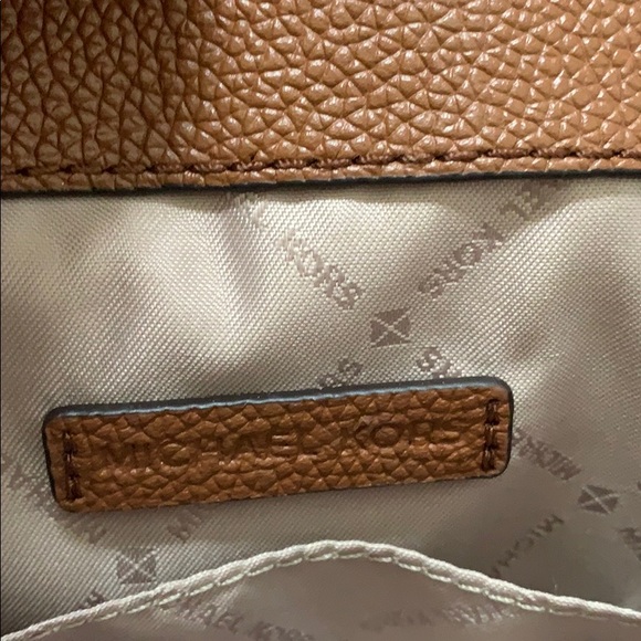 Michael Kors leather purse - Picture 7 of 12